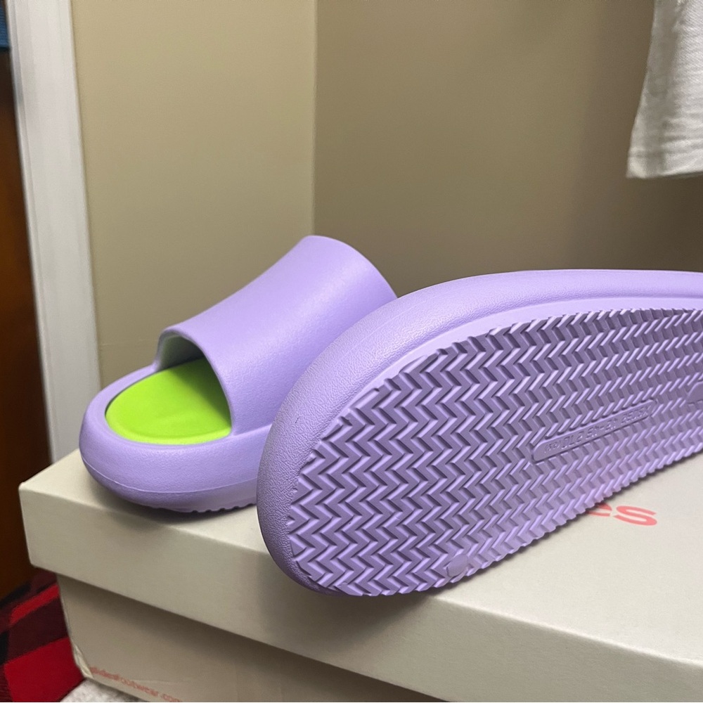 🆕 Beach Slides Purple and Green Slides. Size 10. NWT - Picture 5 of 5